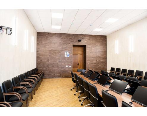 Izolacja akustyczna sali konferencyjnej Samarskiego Państwowego Uniwersytetu Medycznego